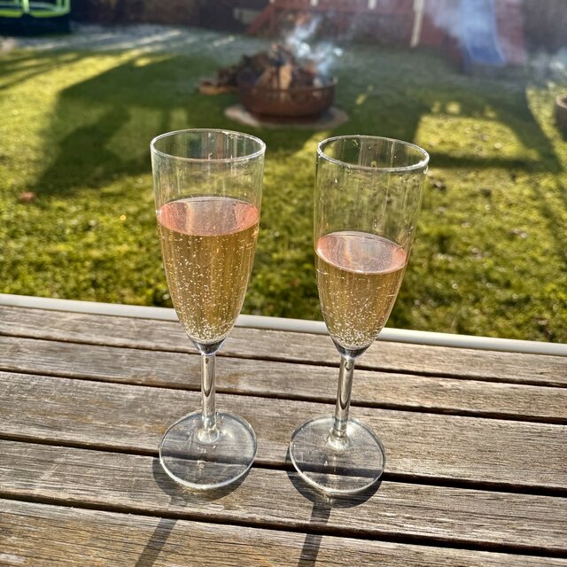 sekt.jpg 2 Sekt Gläser