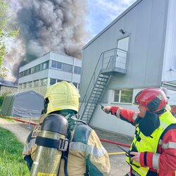 Brand Gewerbe Halle, Erlenstrasse Therwil